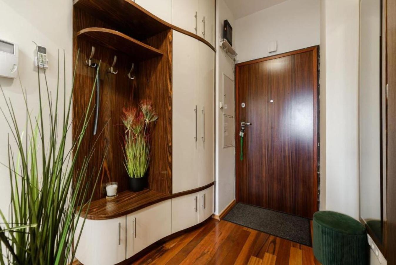 Luxury Apartments In Platinum Tower Βαρσοβία Εξωτερικό φωτογραφία